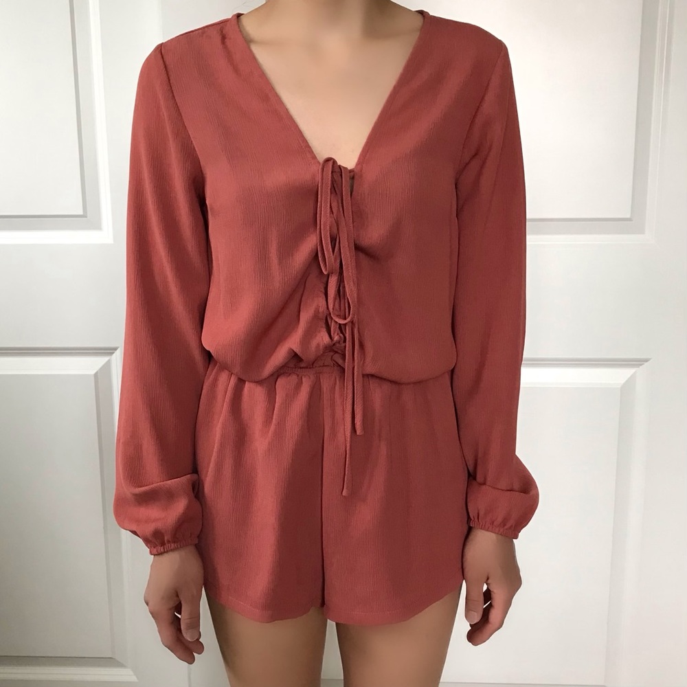 NWT Forever 21 Lace Up Long Sleeve Romper - Picture 9 of 11